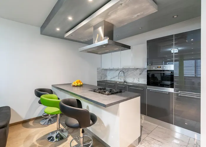 Daire Simic Makarska